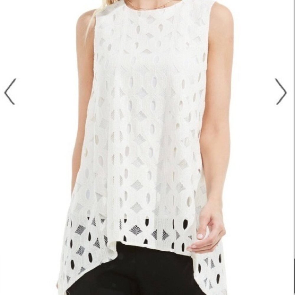 Vince Camuto - HIGH / LOW MODERN LACE TOP